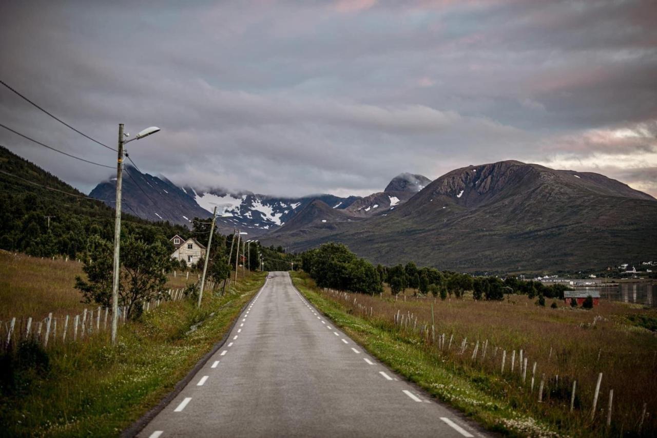 Hos Laura & Valdemar Villa Nord-Lenangen Buitenkant foto